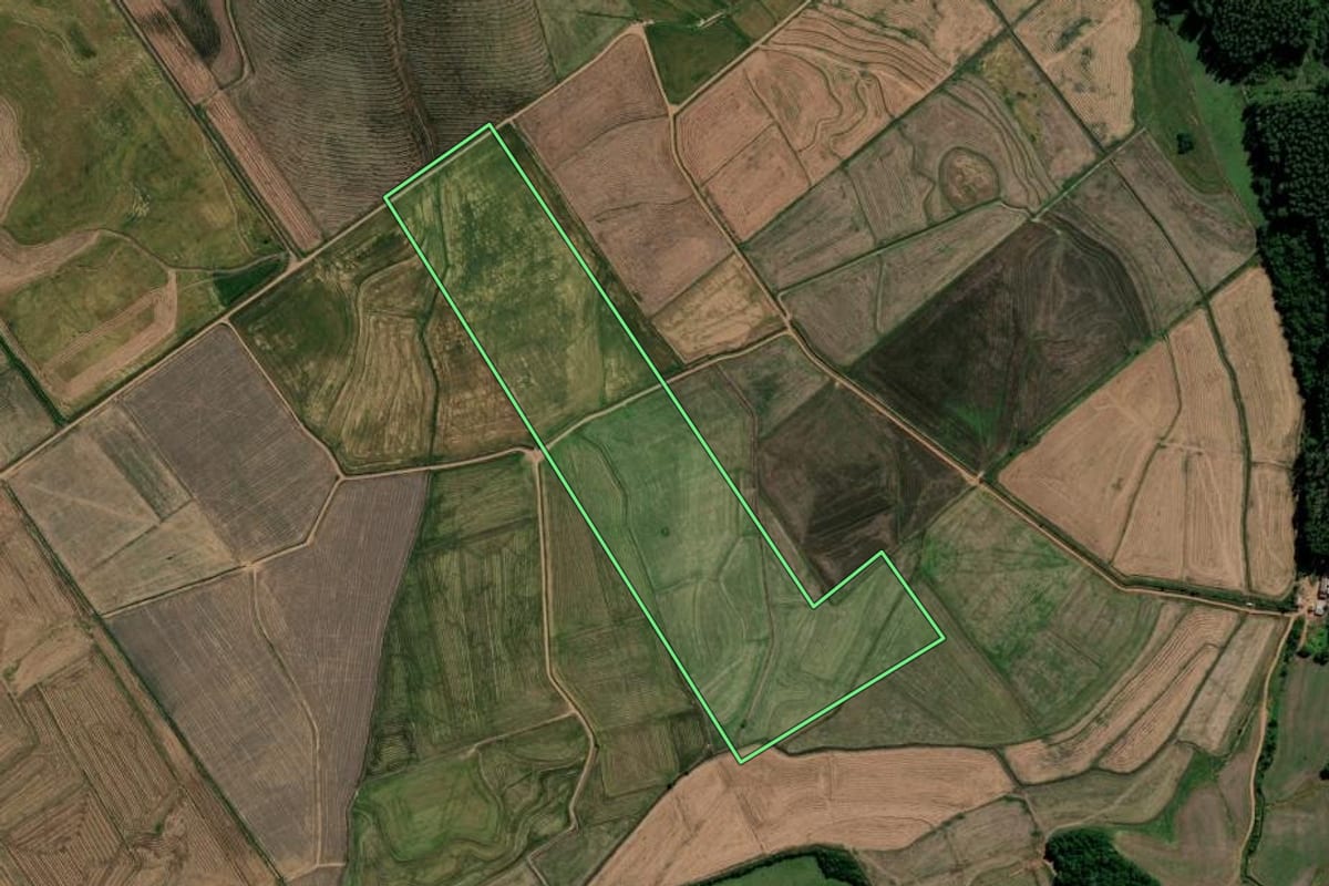 Imagem de satélite do imóvel rural em Cachoeira do Sul (RS), com o contorno declarado no CAR desenhado por cima.