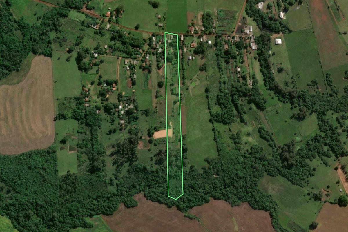 Imagem de satélite do imóvel rural em Cachoeira do Sul (RS), com o contorno declarado no CAR desenhado por cima.