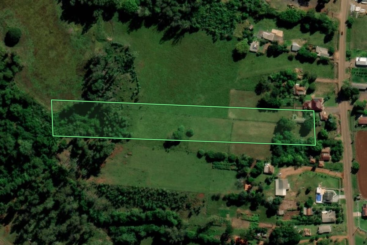 Imagem de satélite do imóvel rural em Cachoeira do Sul (RS), com o contorno declarado no CAR desenhado por cima.