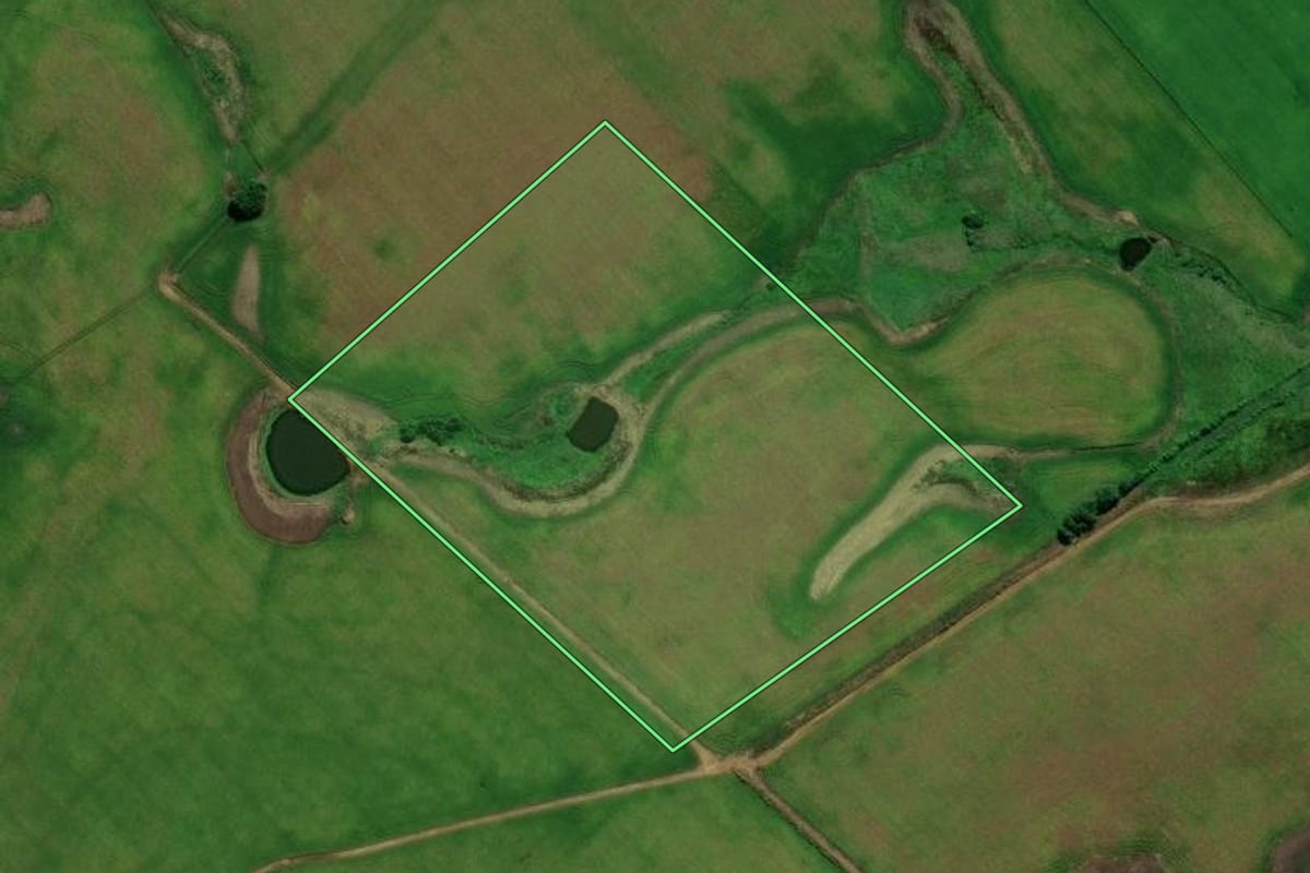 Imagem de satélite do imóvel rural em Cachoeira do Sul (RS), com o contorno declarado no CAR desenhado por cima.
