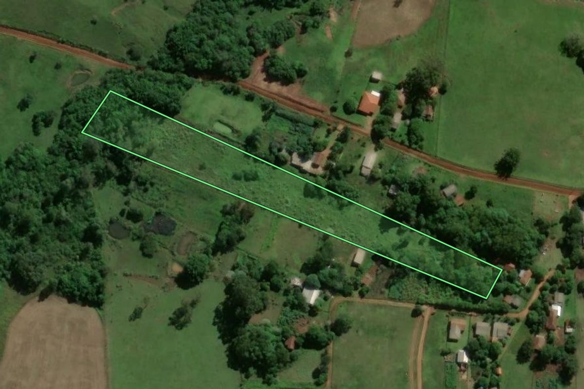 Imagem de satélite do imóvel rural em Cachoeira do Sul (RS), com o contorno declarado no CAR desenhado por cima.