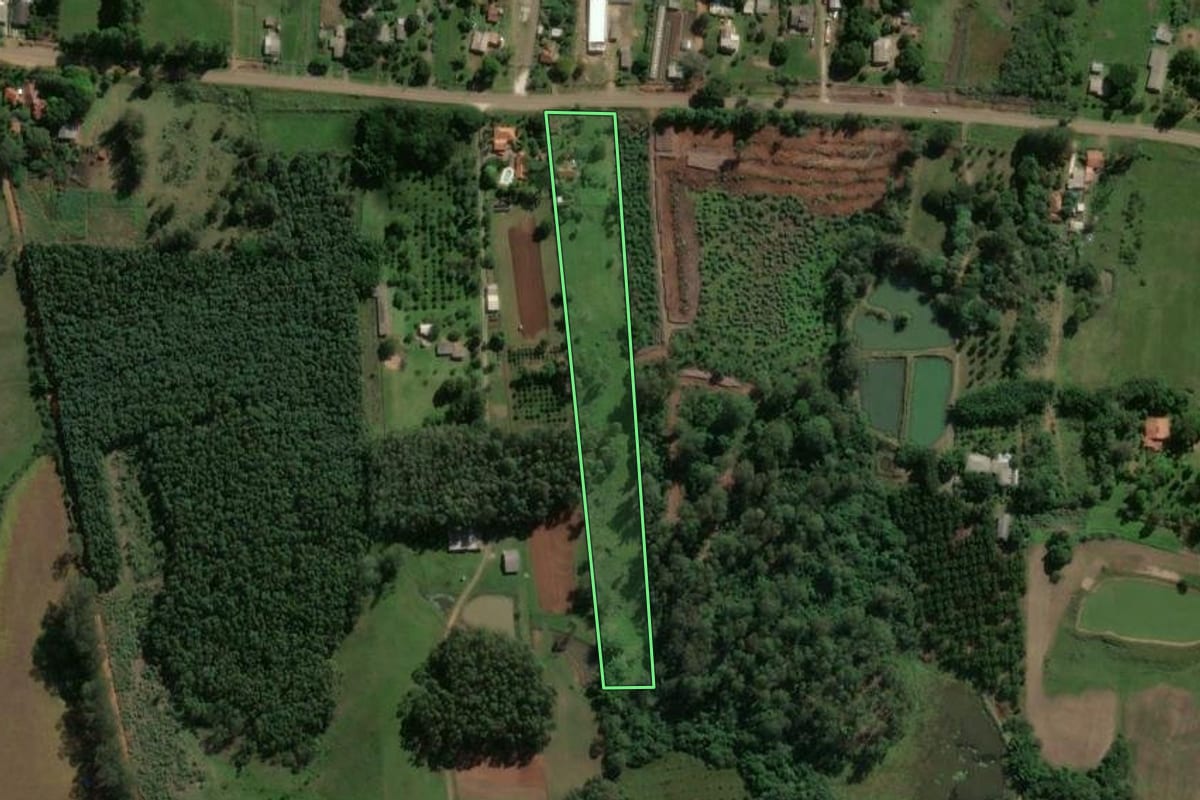 Imagem de satélite do imóvel rural em Cachoeira do Sul (RS), com o contorno declarado no CAR desenhado por cima.