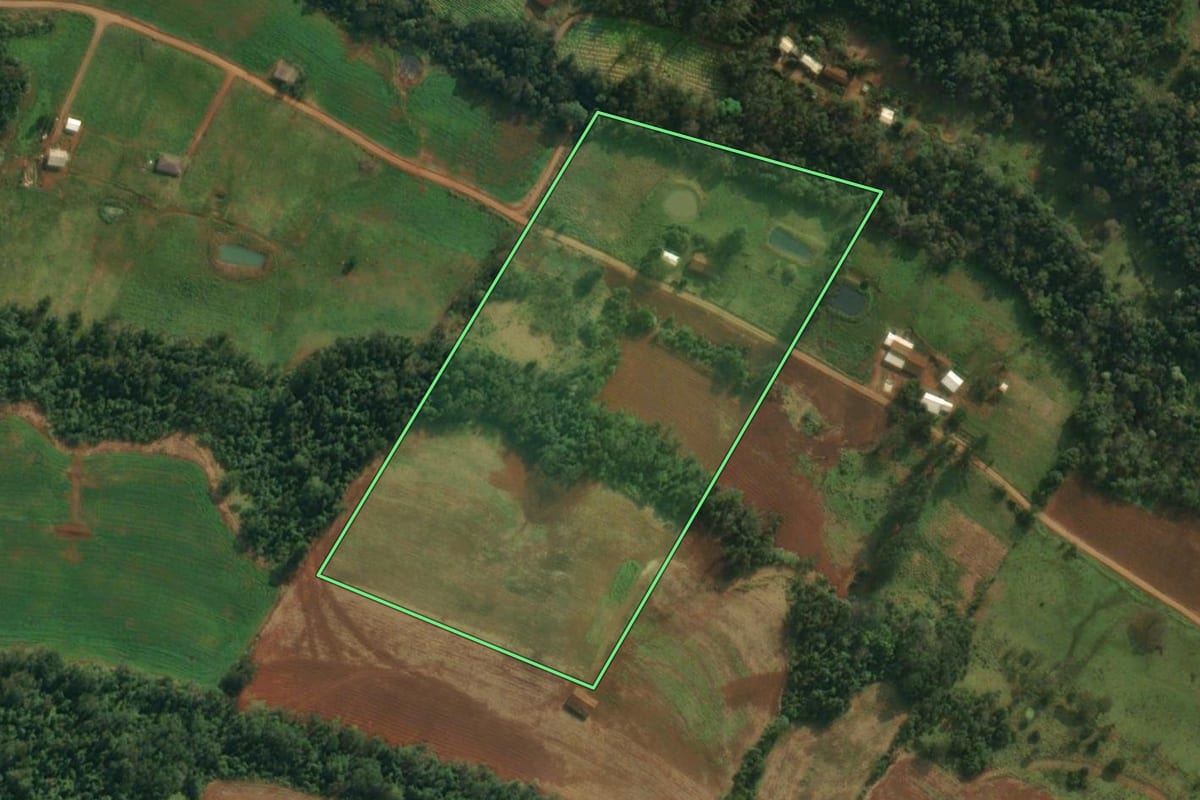 Imagem de satélite do imóvel rural em Caiçara (RS), com o contorno declarado no CAR desenhado por cima.