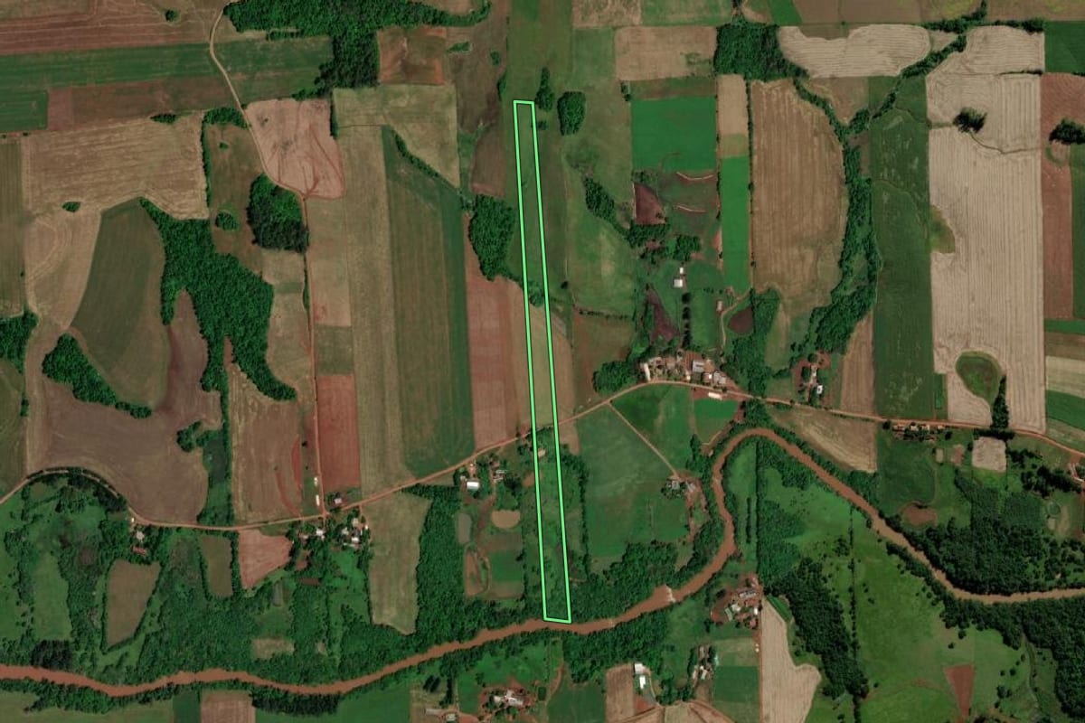 Imagem de satélite do imóvel rural em Campina das Missões (RS), com o contorno declarado no CAR desenhado por cima.