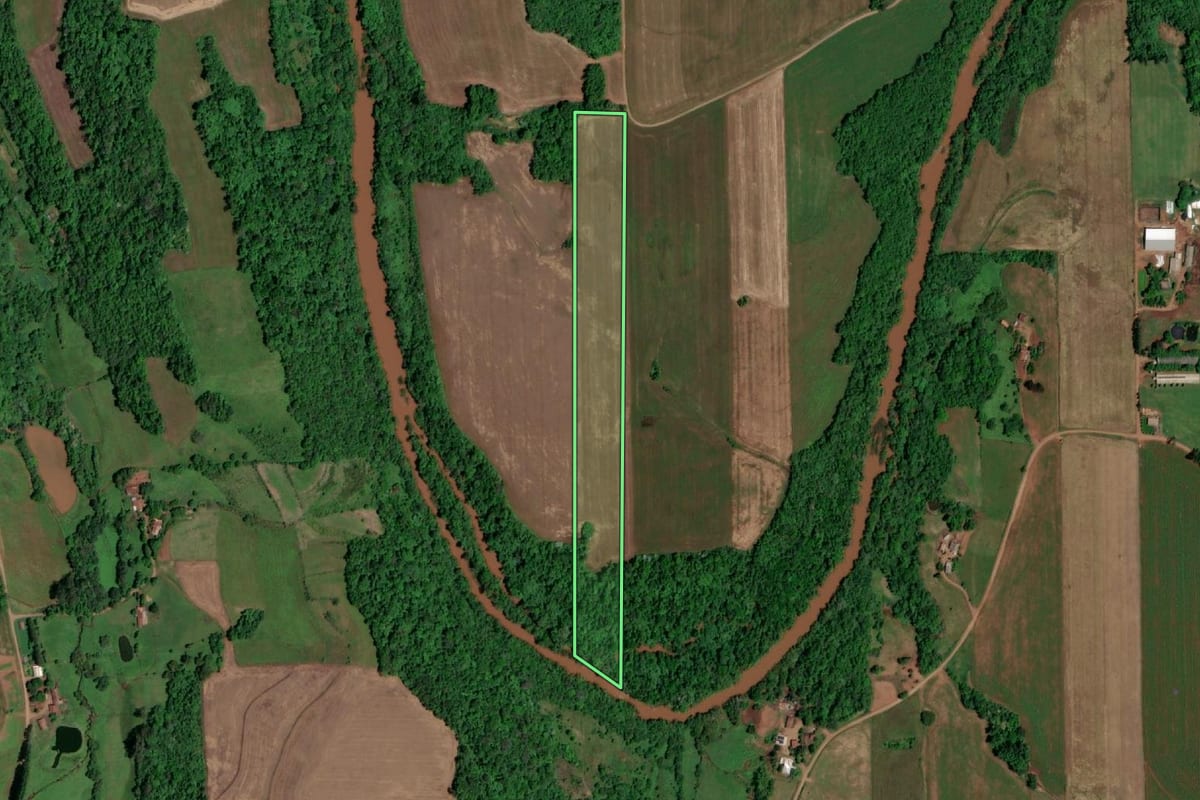 Imagem de satélite do imóvel rural em Campina das Missões (RS), com o contorno declarado no CAR desenhado por cima.