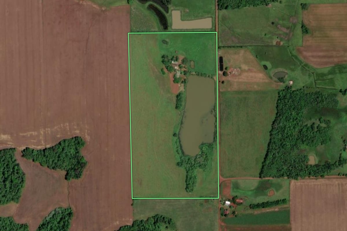 Imagem de satélite do imóvel rural em Campina das Missões (RS), com o contorno declarado no CAR desenhado por cima.