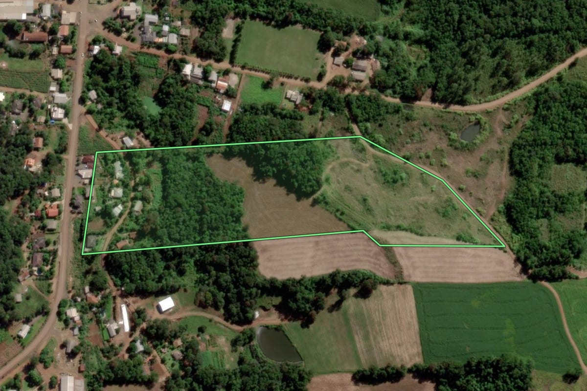 Imagem de satélite do imóvel rural em Campina das Missões (RS), com o contorno declarado no CAR desenhado por cima.