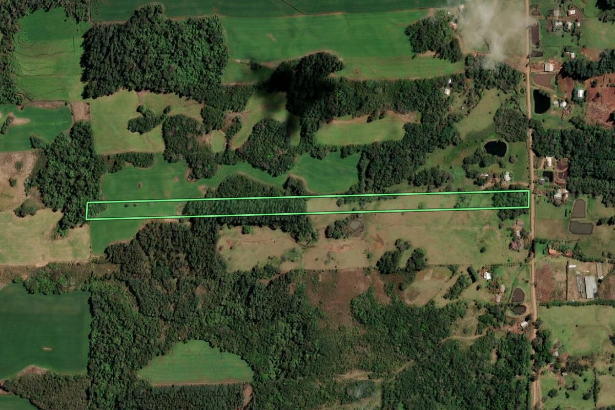 Imagem de satélite do imóvel rural em Campina das Missões (RS), com o contorno declarado no CAR desenhado por cima.