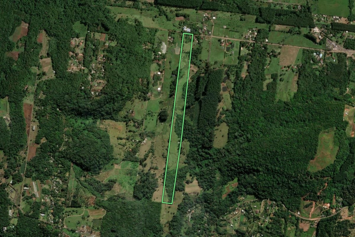 Imagem de satélite do imóvel rural em Campo Bom (RS), com o contorno declarado no CAR desenhado por cima.