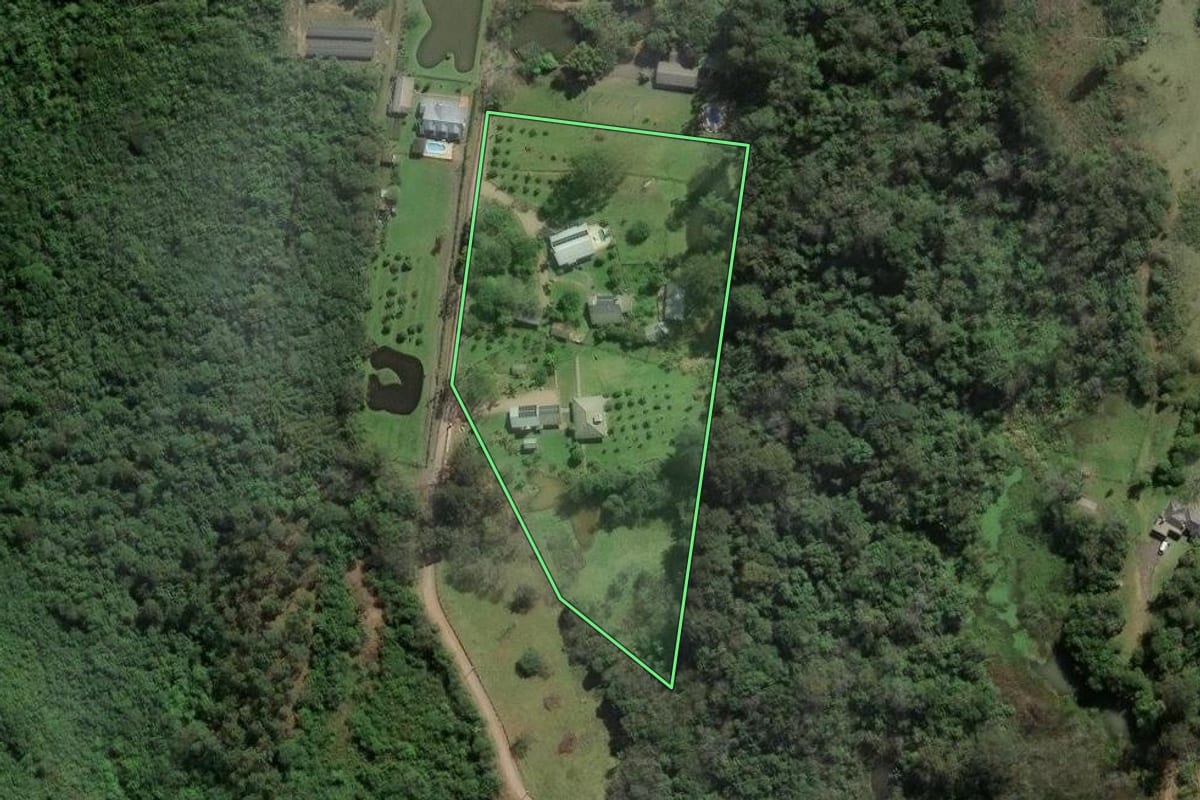 Imagem de satélite do imóvel rural em Campo Bom (RS), com o contorno declarado no CAR desenhado por cima.