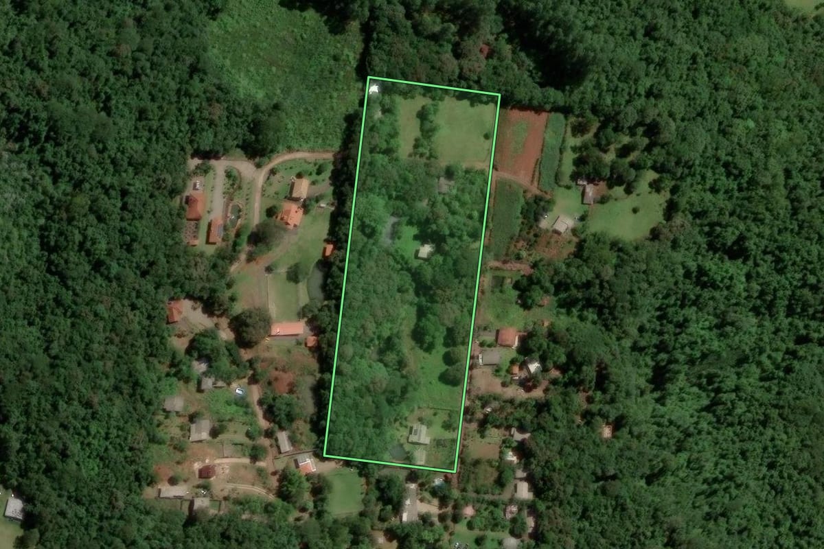 Imagem de satélite do imóvel rural em Campo Bom (RS), com o contorno declarado no CAR desenhado por cima.