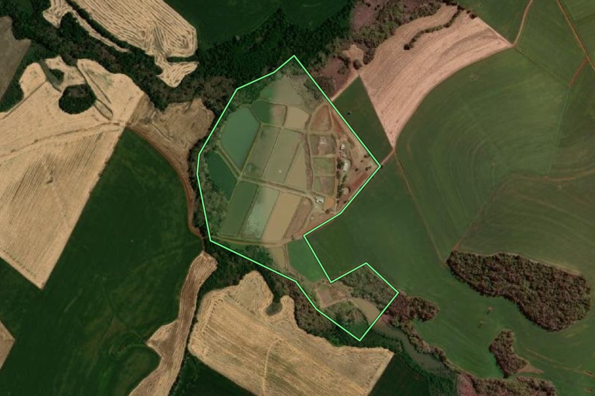 Imagem de satélite do imóvel rural em Campo Novo (RS), com o contorno declarado no CAR desenhado por cima.