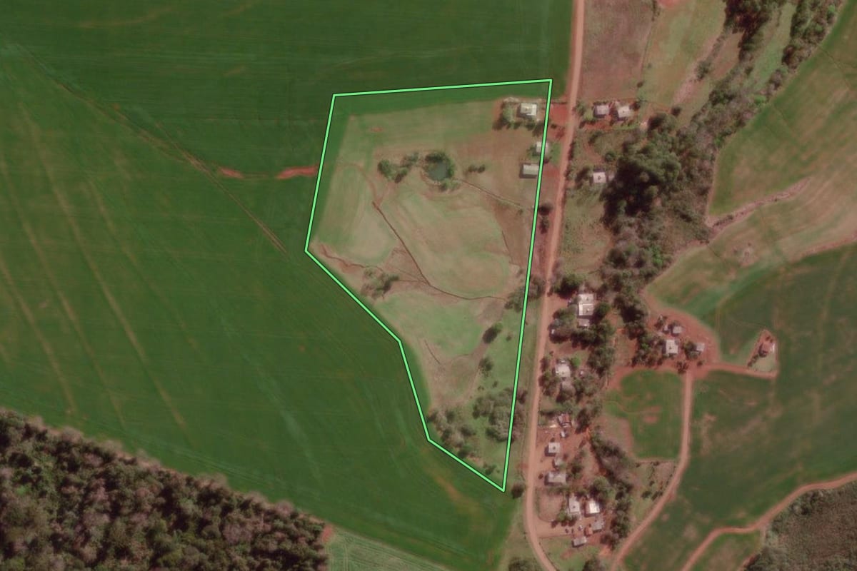 Imagem de satélite do imóvel rural em Campo Novo (RS), com o contorno declarado no CAR desenhado por cima.