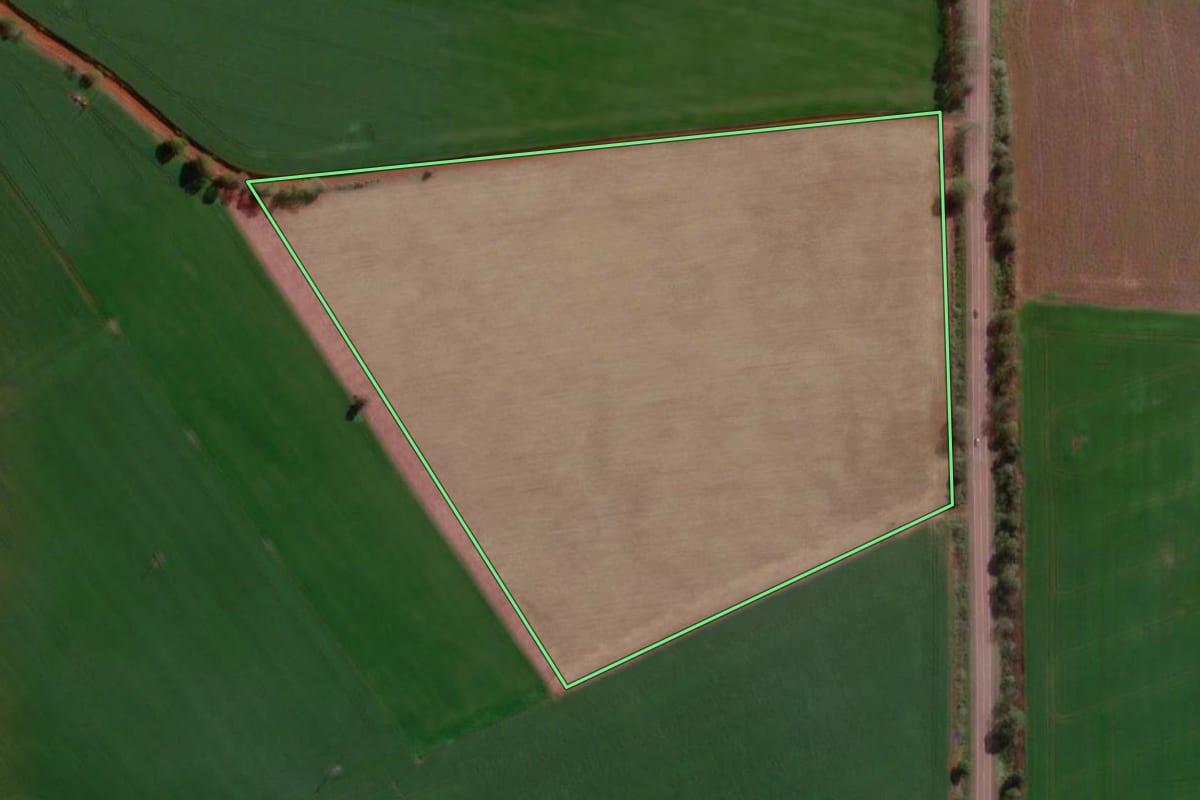 Imagem de satélite do imóvel rural em Campo Novo (RS), com o contorno declarado no CAR desenhado por cima.