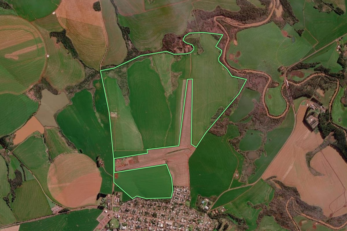 Imagem de satélite do imóvel rural em Campo Novo (RS), com o contorno declarado no CAR desenhado por cima.