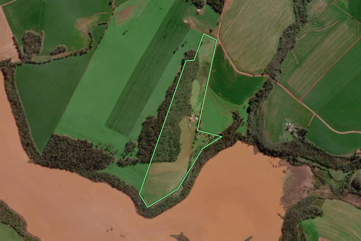 Imagem de satélite do imóvel rural em Campo Novo (RS), com o contorno declarado no CAR desenhado por cima.