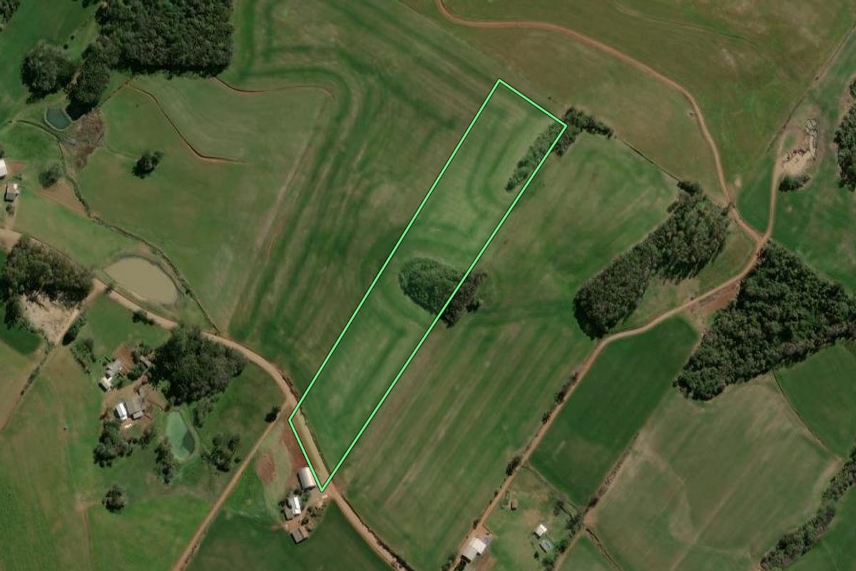 Imagem de satélite do imóvel rural em Campos Borges (RS), com o contorno declarado no CAR desenhado por cima.