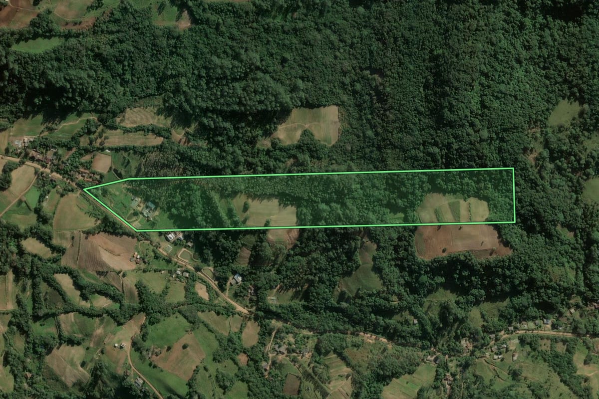 Imagem de satélite do imóvel rural em Candelária (RS), com o contorno declarado no CAR desenhado por cima.