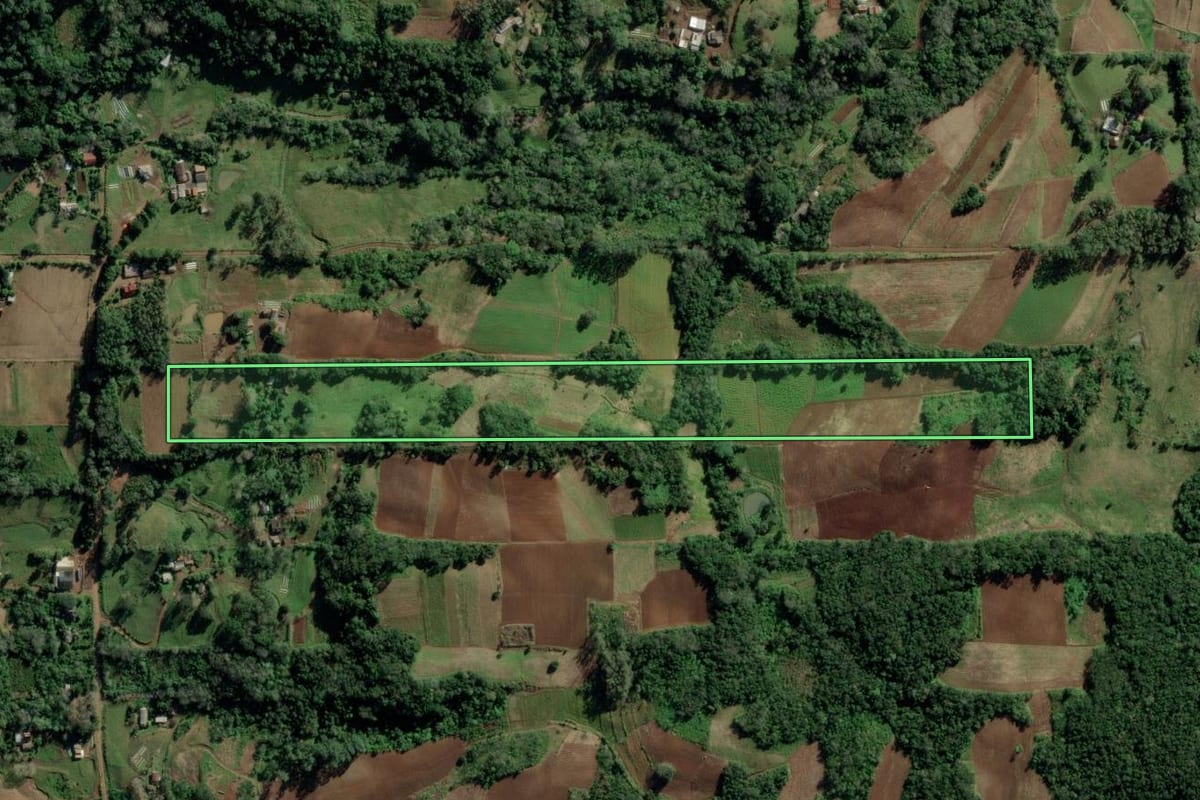 Imagem de satélite do imóvel rural em Candelária (RS), com o contorno declarado no CAR desenhado por cima.