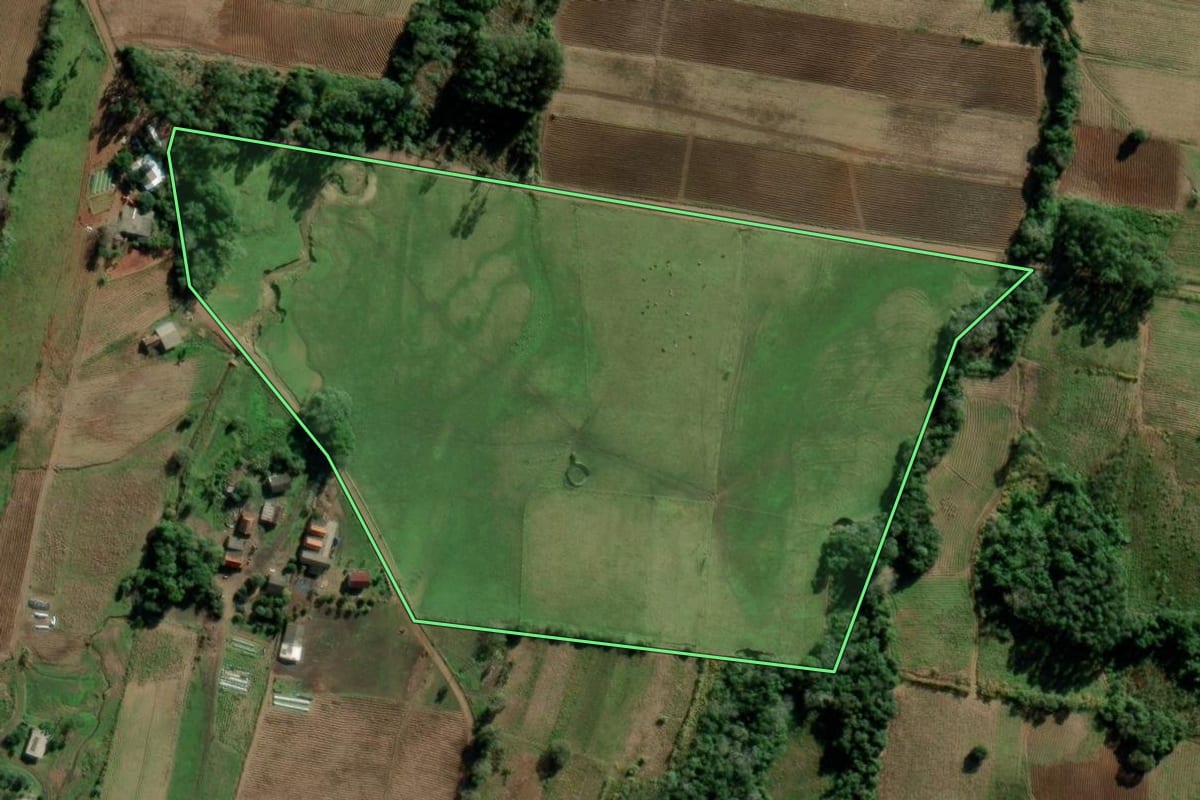 Imagem de satélite do imóvel rural em Candelária (RS), com o contorno declarado no CAR desenhado por cima.