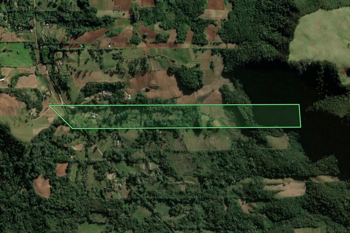 Imagem de satélite do imóvel rural em Candelária (RS), com o contorno declarado no CAR desenhado por cima.
