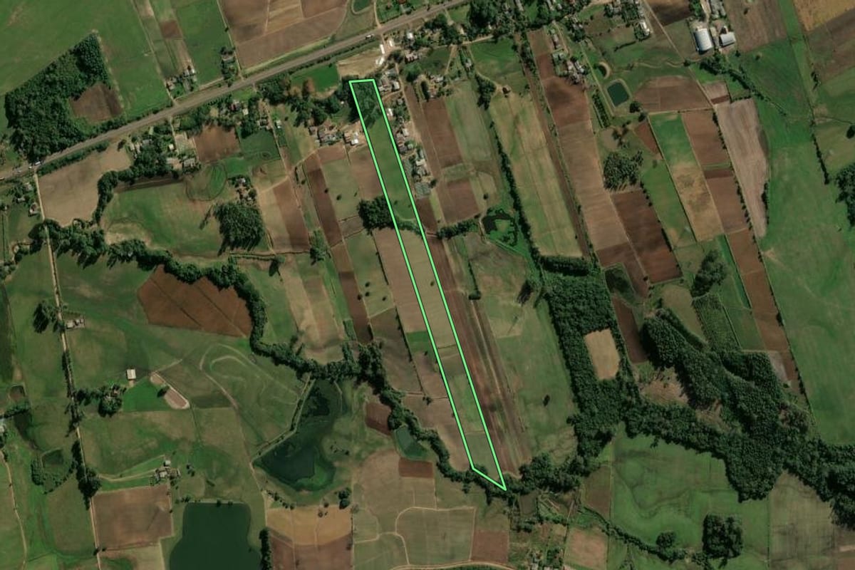 Imagem de satélite do imóvel rural em Candelária (RS), com o contorno declarado no CAR desenhado por cima.
