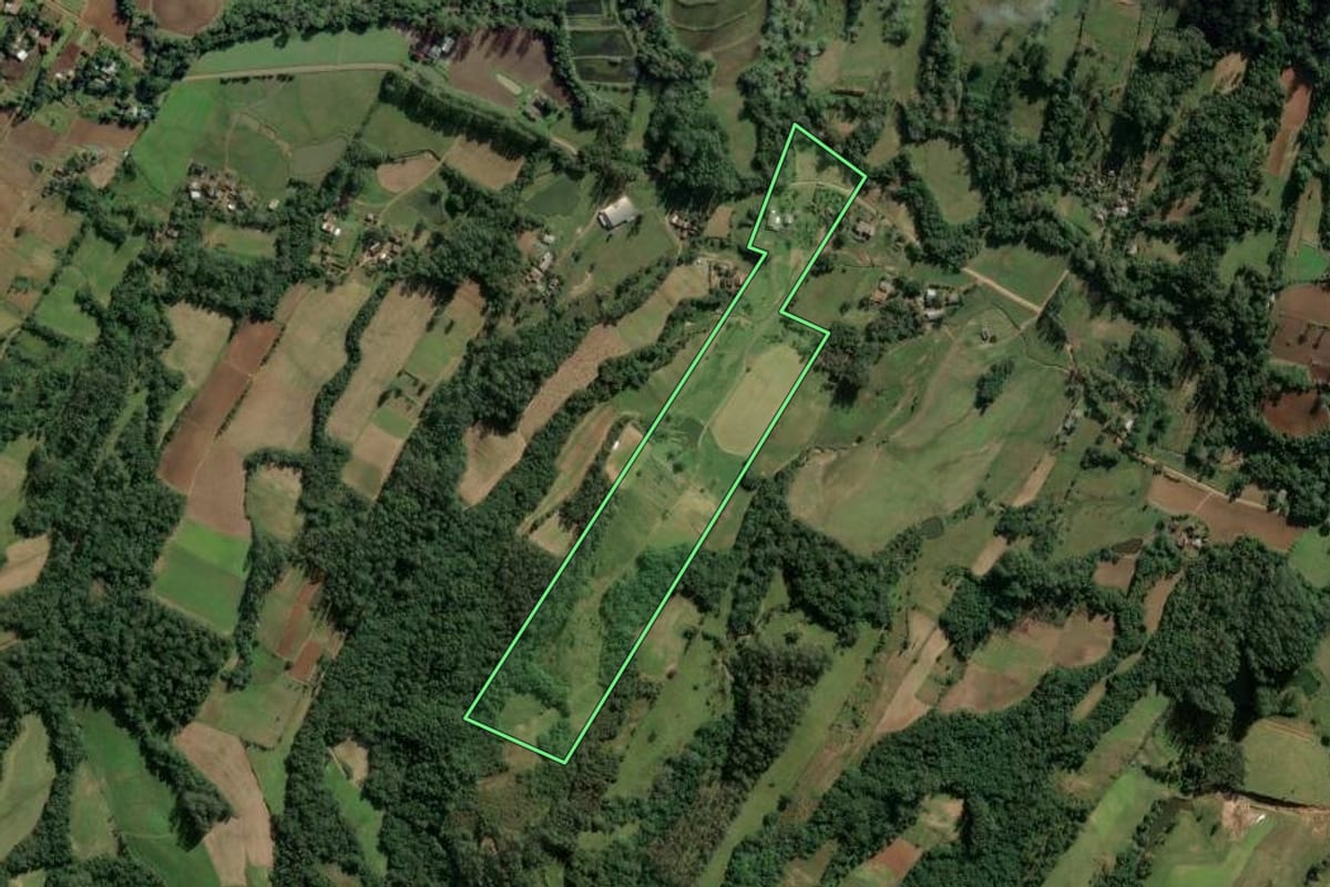 Imagem de satélite do imóvel rural em Candelária (RS), com o contorno declarado no CAR desenhado por cima.