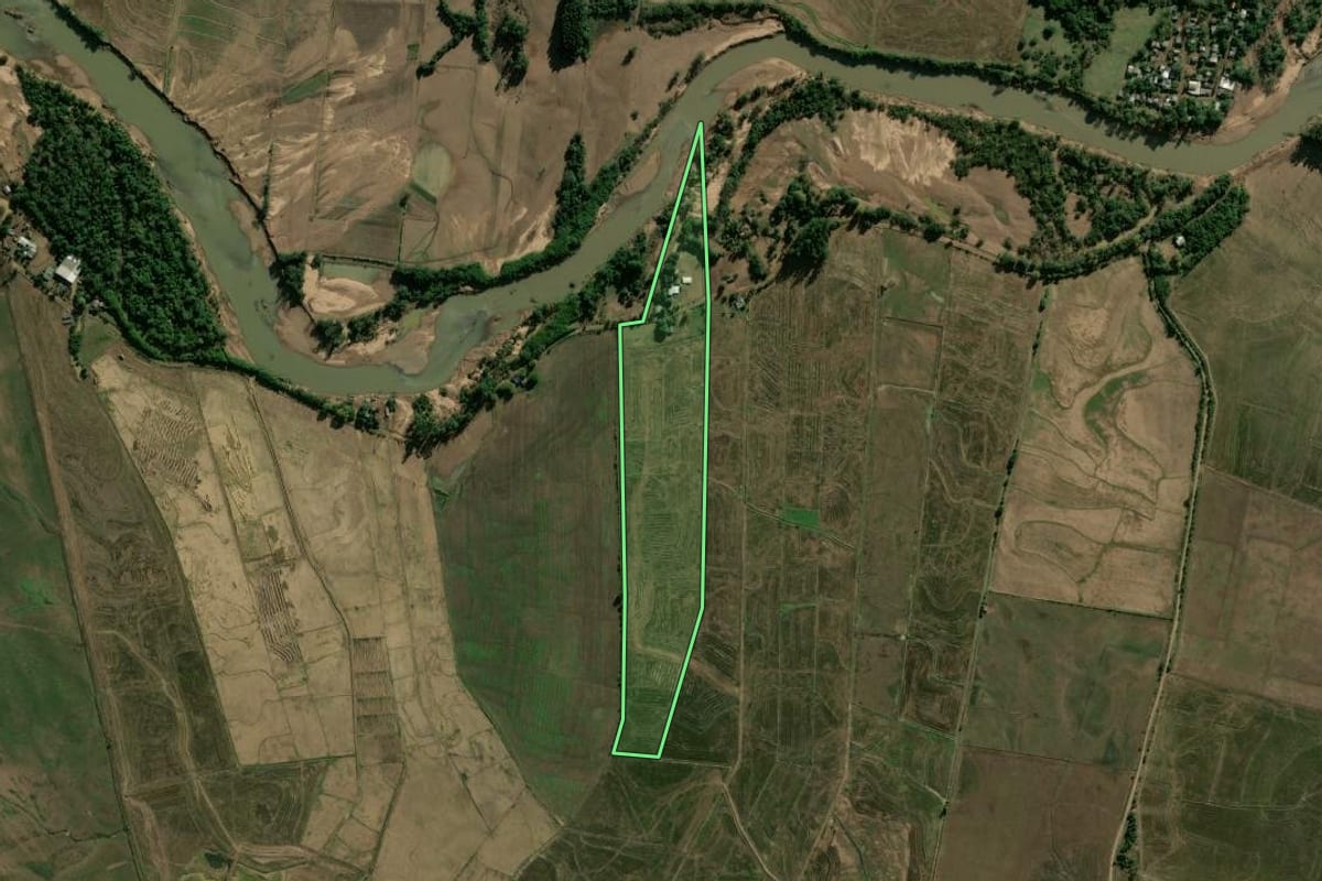 Imagem de satélite do imóvel rural em Candelária (RS), com o contorno declarado no CAR desenhado por cima.