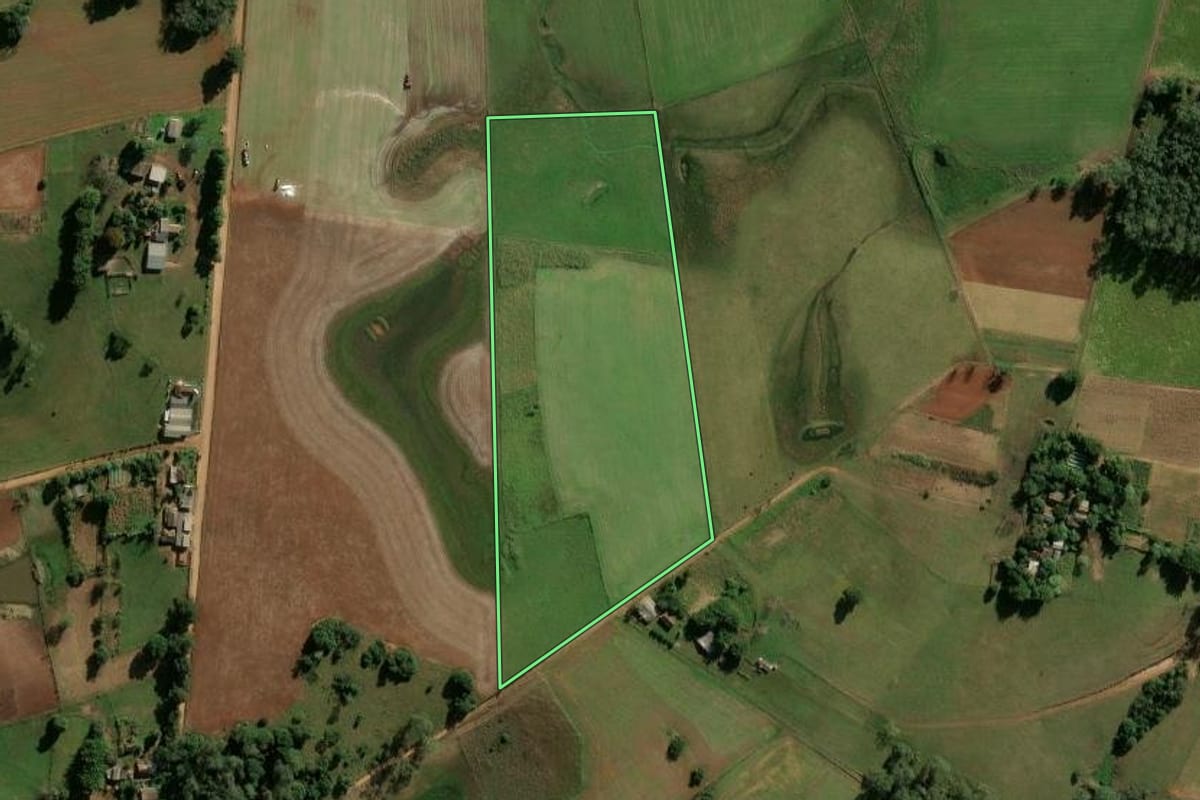 Imagem de satélite do imóvel rural em Candelária (RS), com o contorno declarado no CAR desenhado por cima.