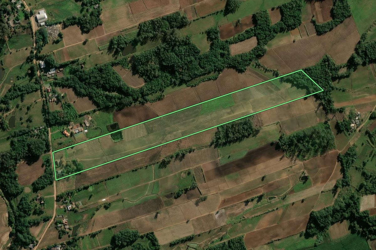 Imagem de satélite do imóvel rural em Candelária (RS), com o contorno declarado no CAR desenhado por cima.