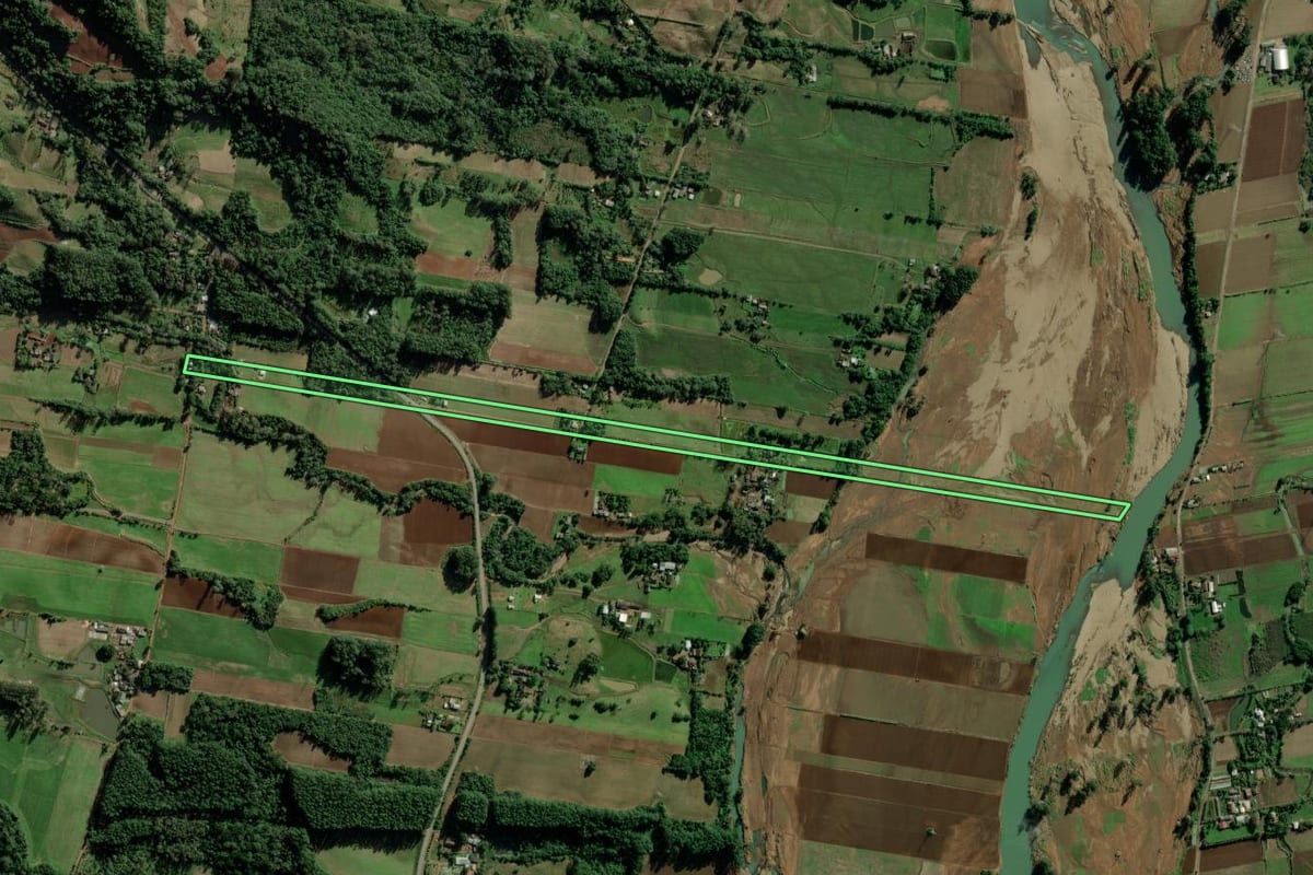 Imagem de satélite do imóvel rural em Candelária (RS), com o contorno declarado no CAR desenhado por cima.