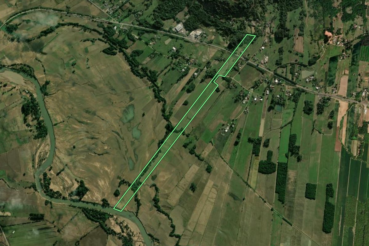 Imagem de satélite do imóvel rural em Candelária (RS), com o contorno declarado no CAR desenhado por cima.