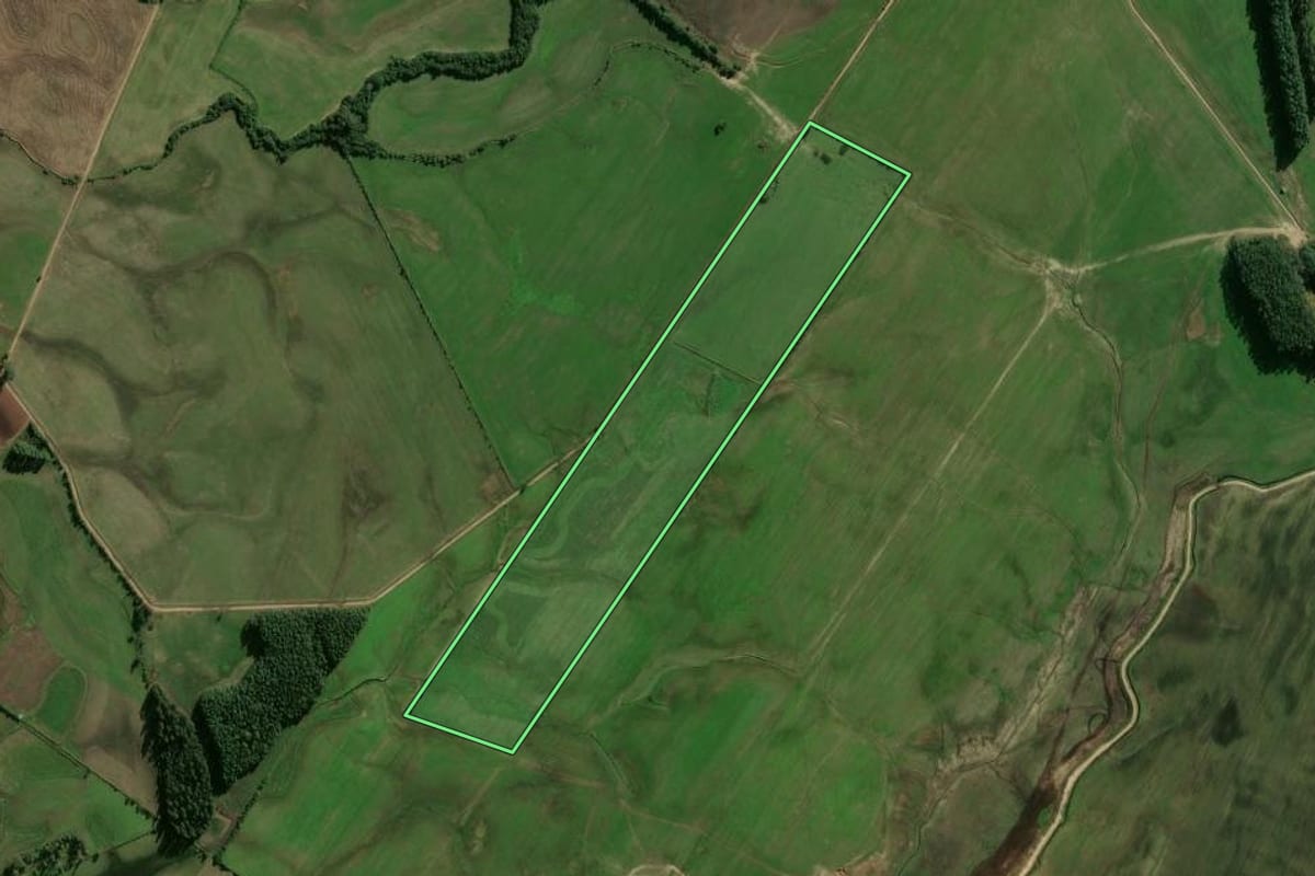 Imagem de satélite do imóvel rural em Candelária (RS), com o contorno declarado no CAR desenhado por cima.