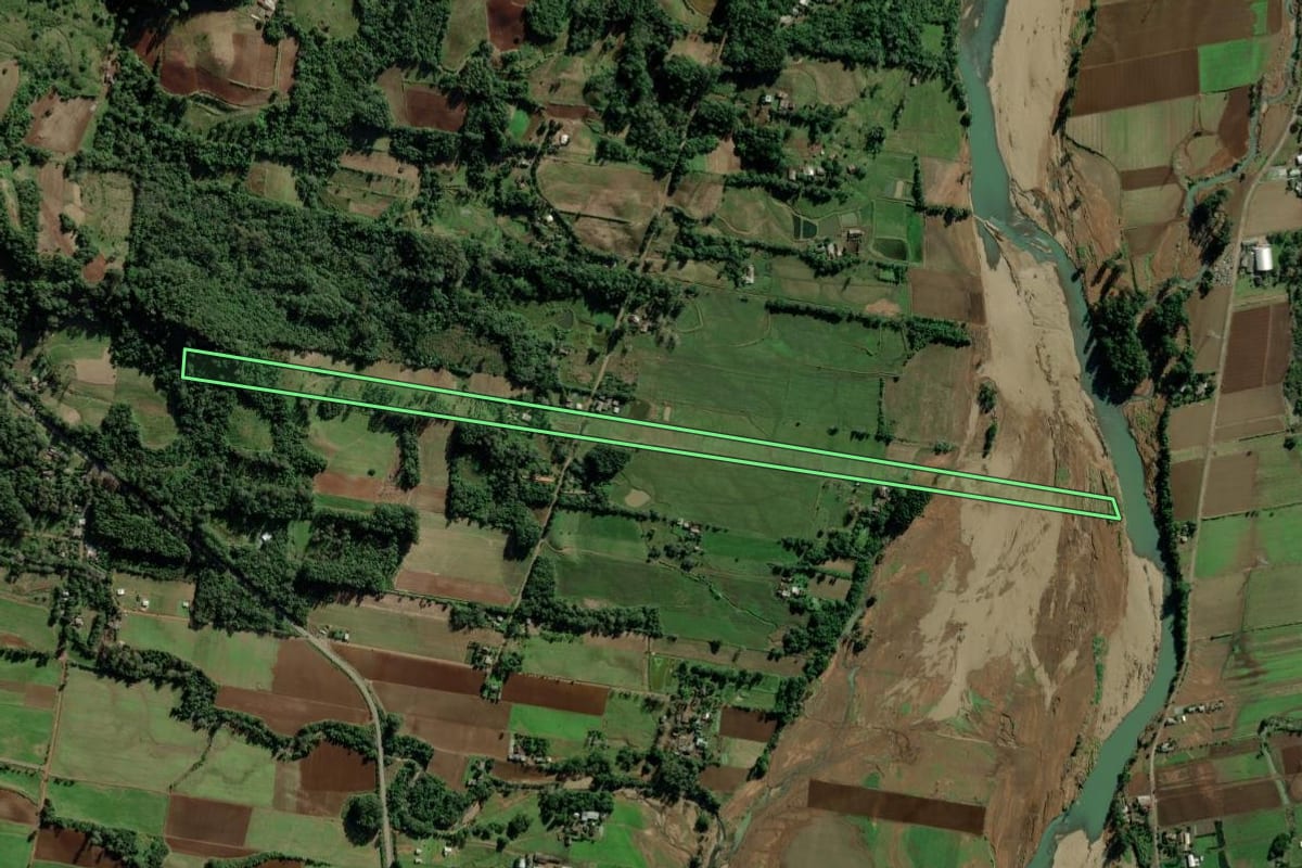 Imagem de satélite do imóvel rural em Candelária (RS), com o contorno declarado no CAR desenhado por cima.