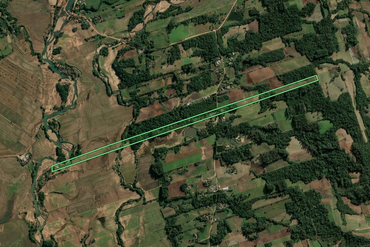 Imagem de satélite do imóvel rural em Candelária (RS), com o contorno declarado no CAR desenhado por cima.