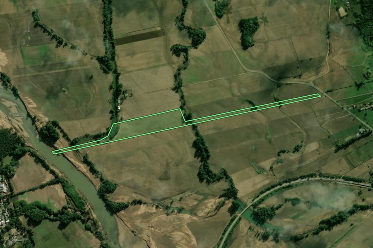Imagem de satélite do imóvel rural em Candelária (RS), com o contorno declarado no CAR desenhado por cima.