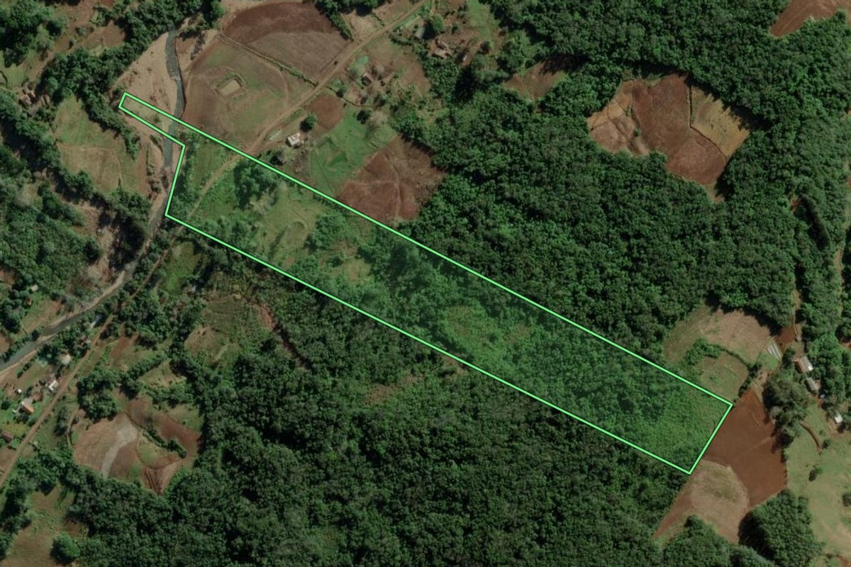 Imagem de satélite do imóvel rural em Candelária (RS), com o contorno declarado no CAR desenhado por cima.