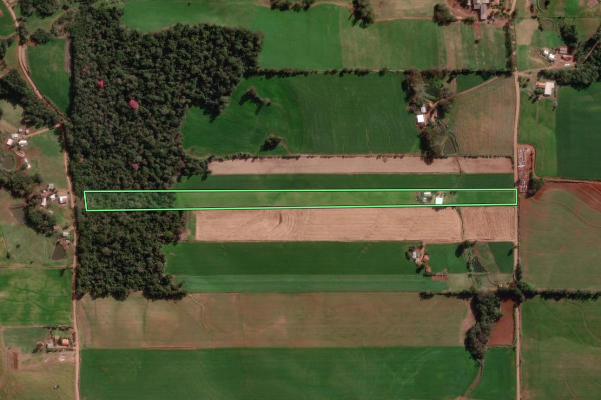 Imagem de satélite do imóvel rural em Cândido Godói (RS), com o contorno declarado no CAR desenhado por cima.