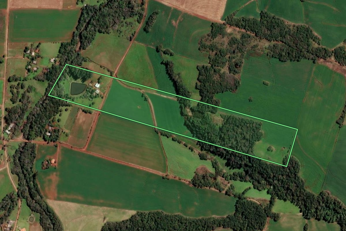 Imagem de satélite do imóvel rural em Cândido Godói (RS), com o contorno declarado no CAR desenhado por cima.