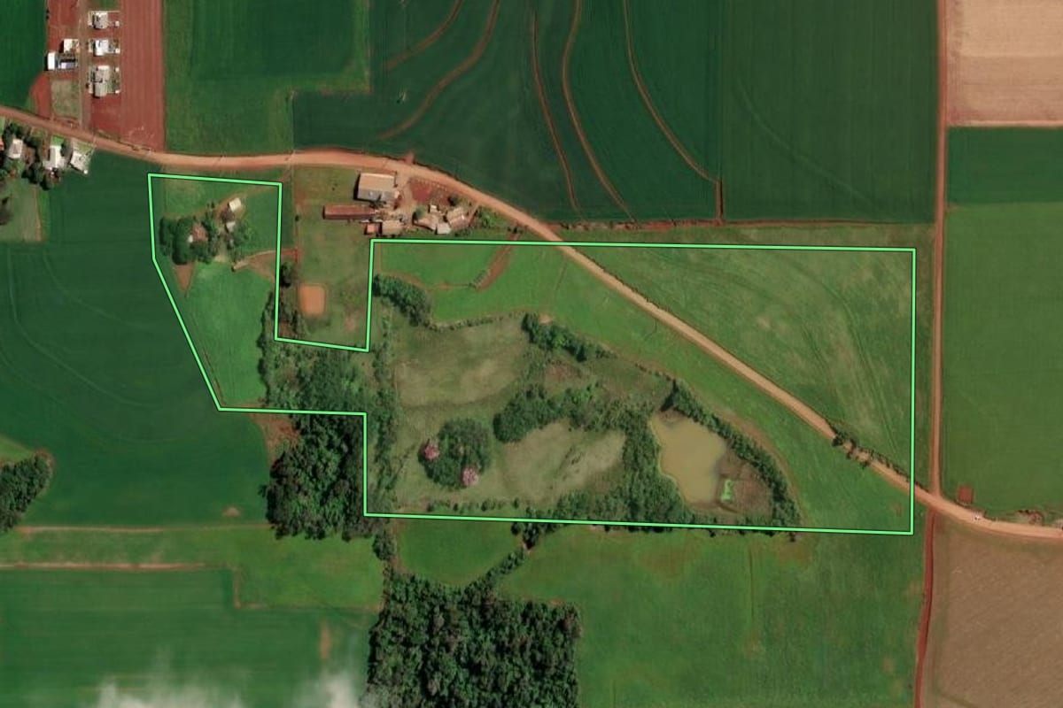 Imagem de satélite do imóvel rural em Cândido Godói (RS), com o contorno declarado no CAR desenhado por cima.