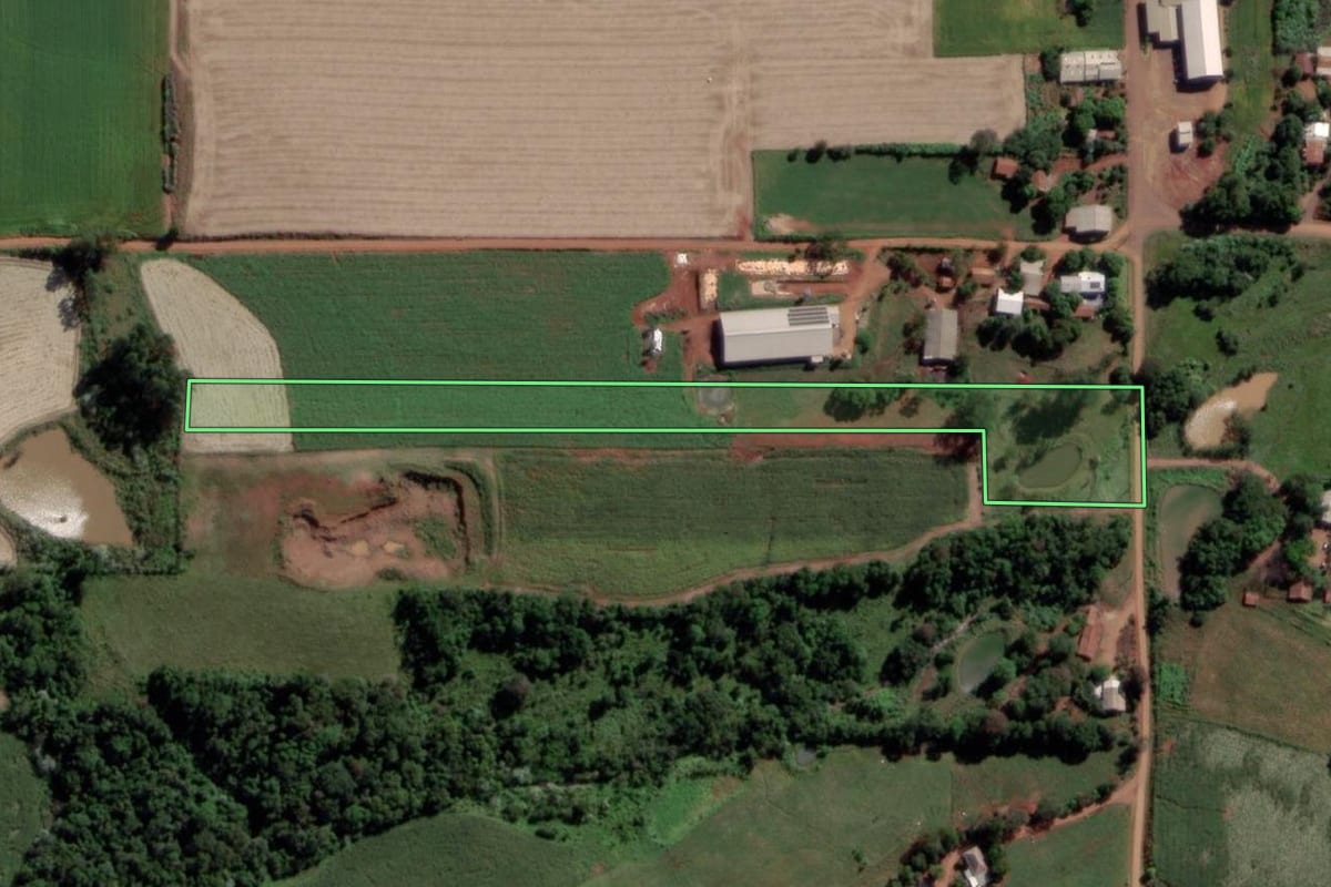 Imagem de satélite do imóvel rural em Cândido Godói (RS), com o contorno declarado no CAR desenhado por cima.