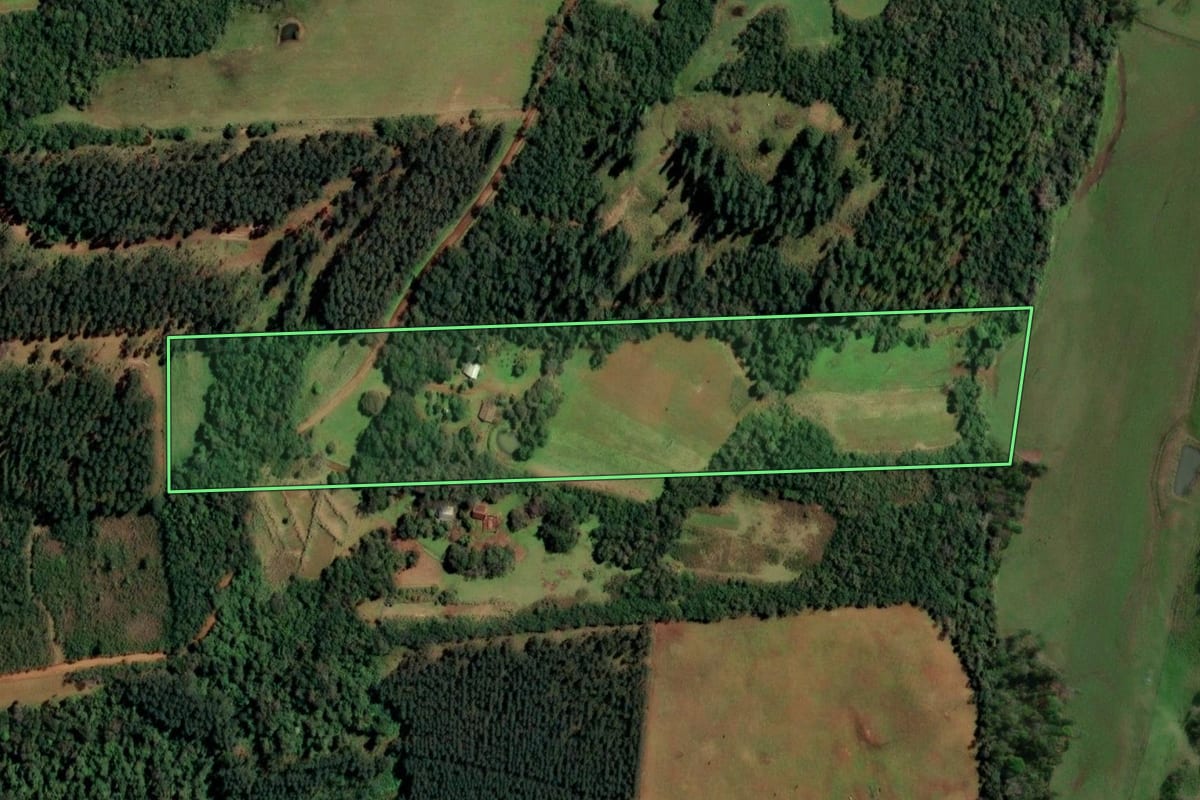 Imagem de satélite do imóvel rural em Cândido Godói (RS), com o contorno declarado no CAR desenhado por cima.