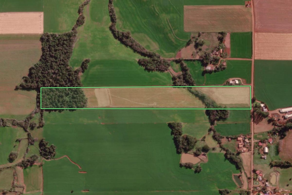 Imagem de satélite do imóvel rural em Cândido Godói (RS), com o contorno declarado no CAR desenhado por cima.