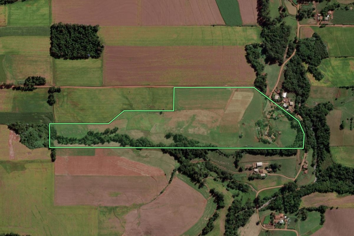 Imagem de satélite do imóvel rural em Cândido Godói (RS), com o contorno declarado no CAR desenhado por cima.