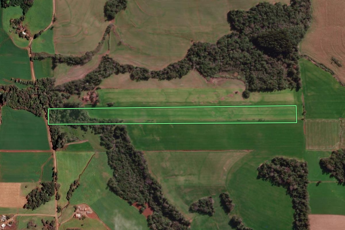 Imagem de satélite do imóvel rural em Cândido Godói (RS), com o contorno declarado no CAR desenhado por cima.
