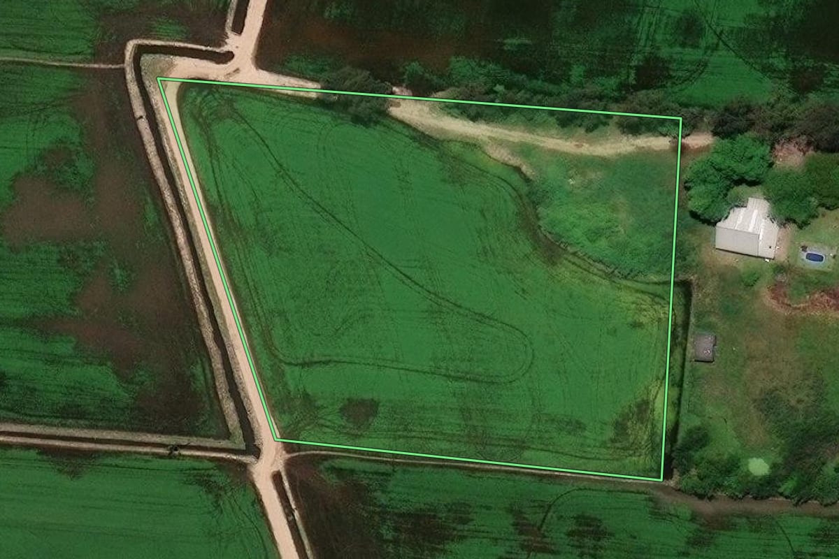 Imagem de satélite do imóvel rural em Canoas (RS), com o contorno declarado no CAR desenhado por cima.