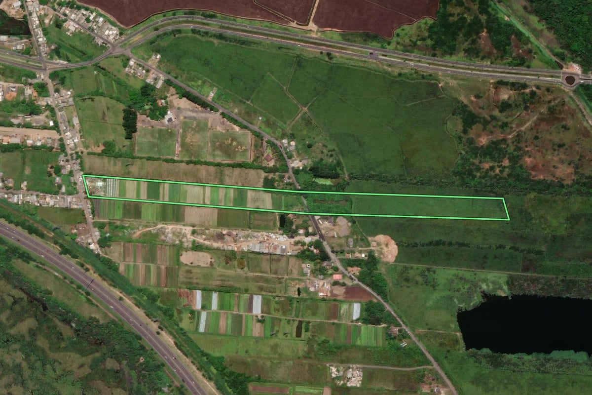 Imagem de satélite do imóvel rural em Canoas (RS), com o contorno declarado no CAR desenhado por cima.