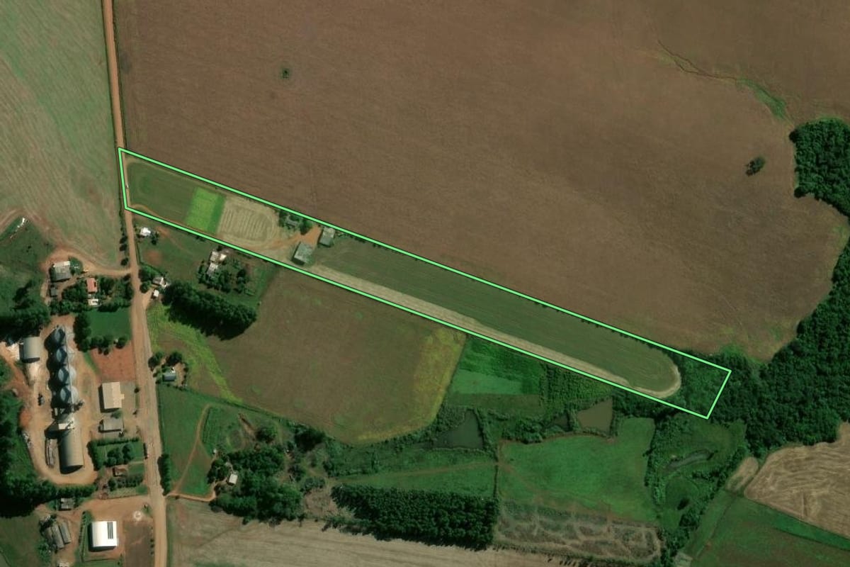Imagem de satélite do imóvel rural em Capão do Cipó (RS), com o contorno declarado no CAR desenhado por cima.