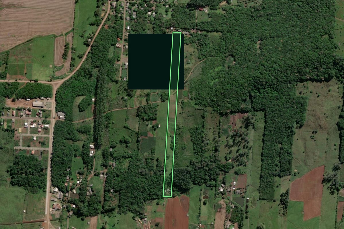 Imagem de satélite do imóvel rural em Caraá (RS), com o contorno declarado no CAR desenhado por cima.