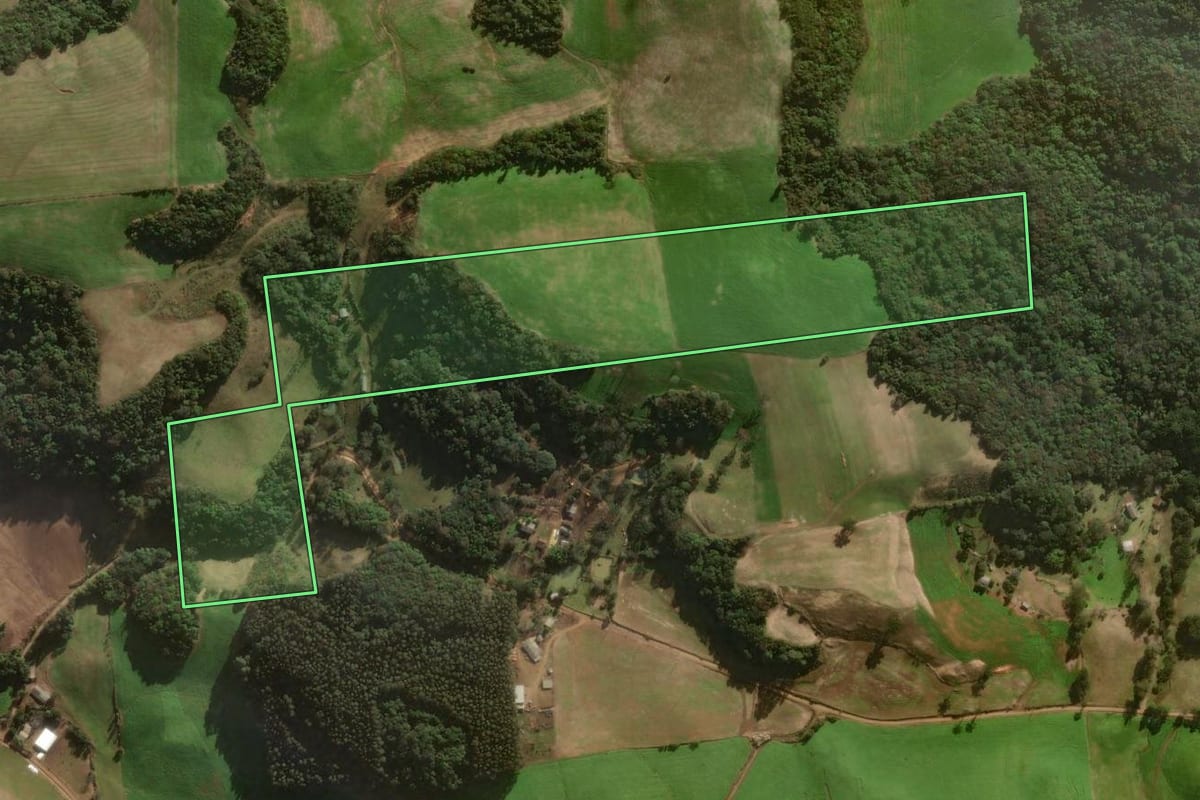 Imagem de satélite do imóvel rural em Casca (RS), com o contorno declarado no CAR desenhado por cima.